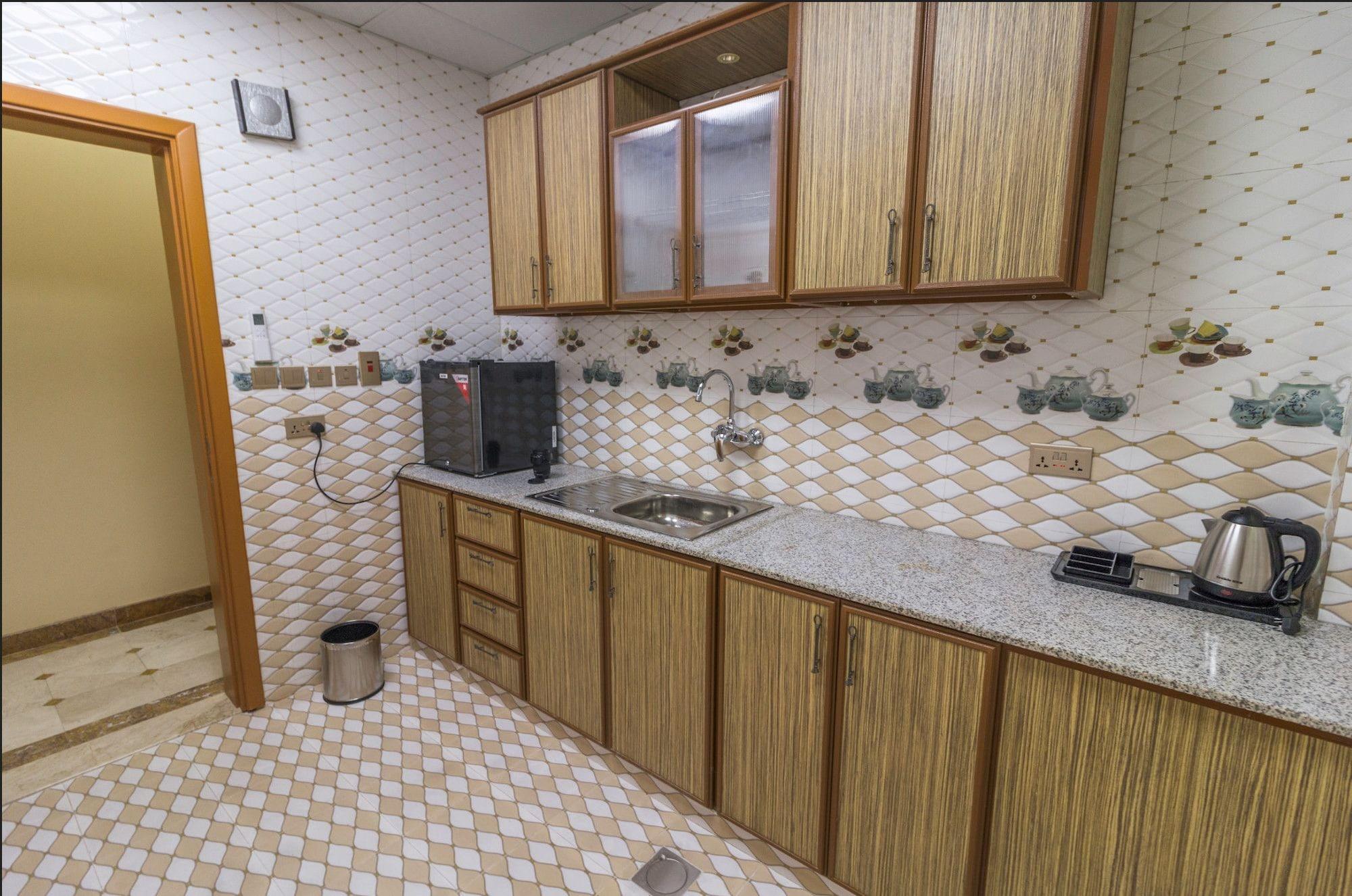 מוסקט Farah Hotel Apartment מראה חיצוני תמונה