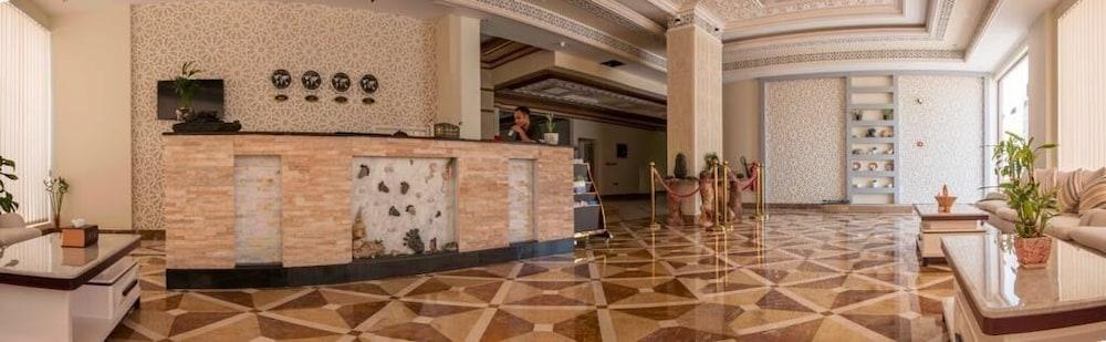 מוסקט Farah Hotel Apartment מראה חיצוני תמונה