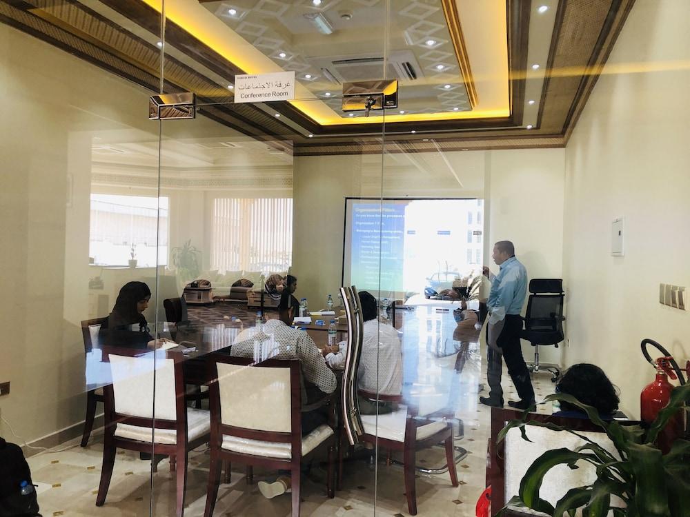 מוסקט Farah Hotel Apartment מראה חיצוני תמונה